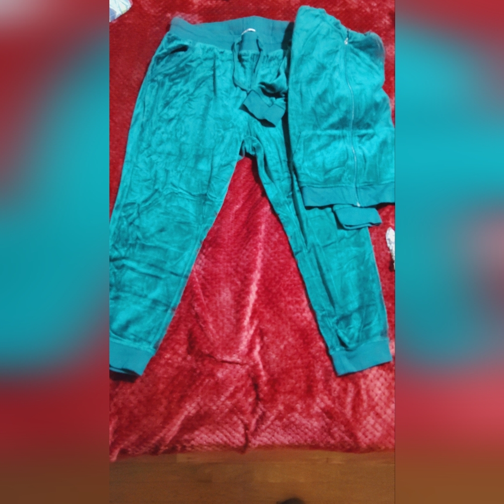 Green Velour Jogger Set